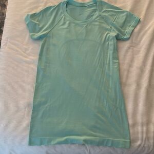 Lululemon short sleeve swiftly tech size 6 green minty color
